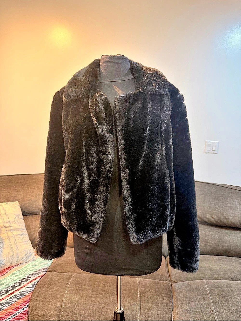 NWOT Blank NYC Faux Fur Jacket in Black Size Large very soft